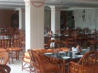 Hotel Maan Residency Ахмедабад Экстерьер фото