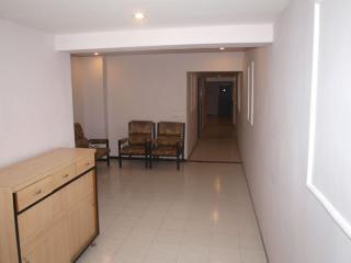 Hotel Maan Residency Ахмедабад Экстерьер фото